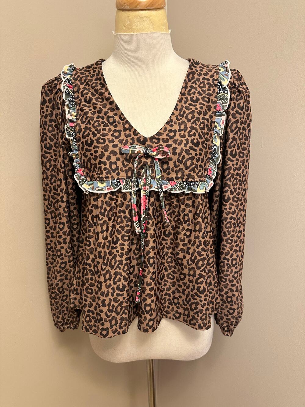 Smith and Quinn V-Neck Ruffle Frill Blouse Leopard / Floral Sz Small